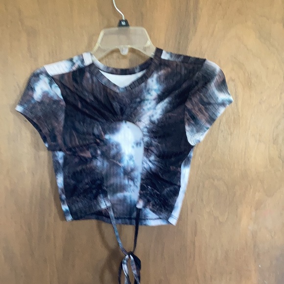 Relisted Rue21 tie dye print ribbed top w stretch cut out w cinch string in back - Picture 13 of 13